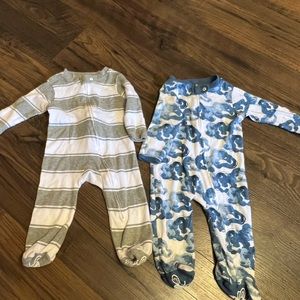 Burt’s Bees 🐝 Footie Bundle